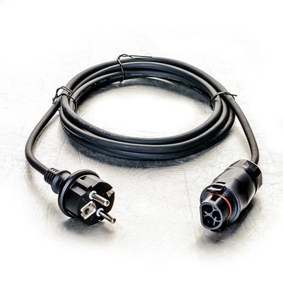 16A/250V 電流/電圧率 H07RN-F 3X1.5MM2 ゴムケーブル シングルマイクロインバーター用のIC05接続器へのIP44のシュコプラグ
