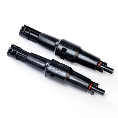 太陽光発電システム フューズ付きPvケーブル 1500V DC 30A 防水 IP65 PPO 隔熱とコンタクトに銅を塗装した缶詰