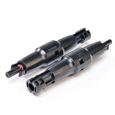 太陽光発電システム フューズ付きPvケーブル 1500V DC 30A 防水 IP65 PPO 隔熱とコンタクトに銅を塗装した缶詰