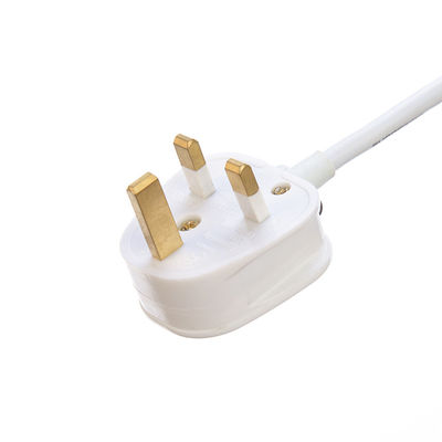EU標準電源ストリップ 4つの出口 超電圧保護スイッチ USB A出力ポート H05VV-F 3x1.25MM2ケーブルと英国 3ピンプラグ