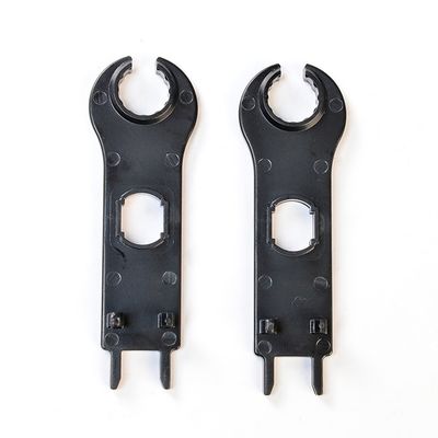 太陽光電池ケーブル分岐のプラグ・クリミングツールキット IEC 2.5MM2/4MM2/6MM2 PVケーブルとPV004コネクタのための女性端型
