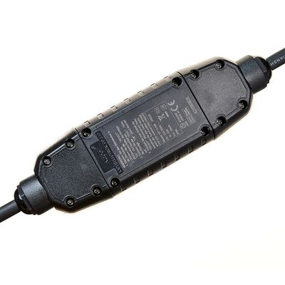 家庭用電圧 16A/250V バッテリーBC01コネクタ付きアングルシュコプラグとソケット