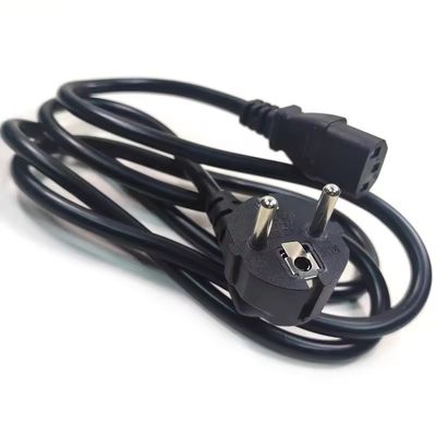 電源プラグ 1.5M またはカスタマイズされたケーブル長さ 純銅のヨーロッパ電源コード AC 3 尖端プラグ C13 と接地線延長